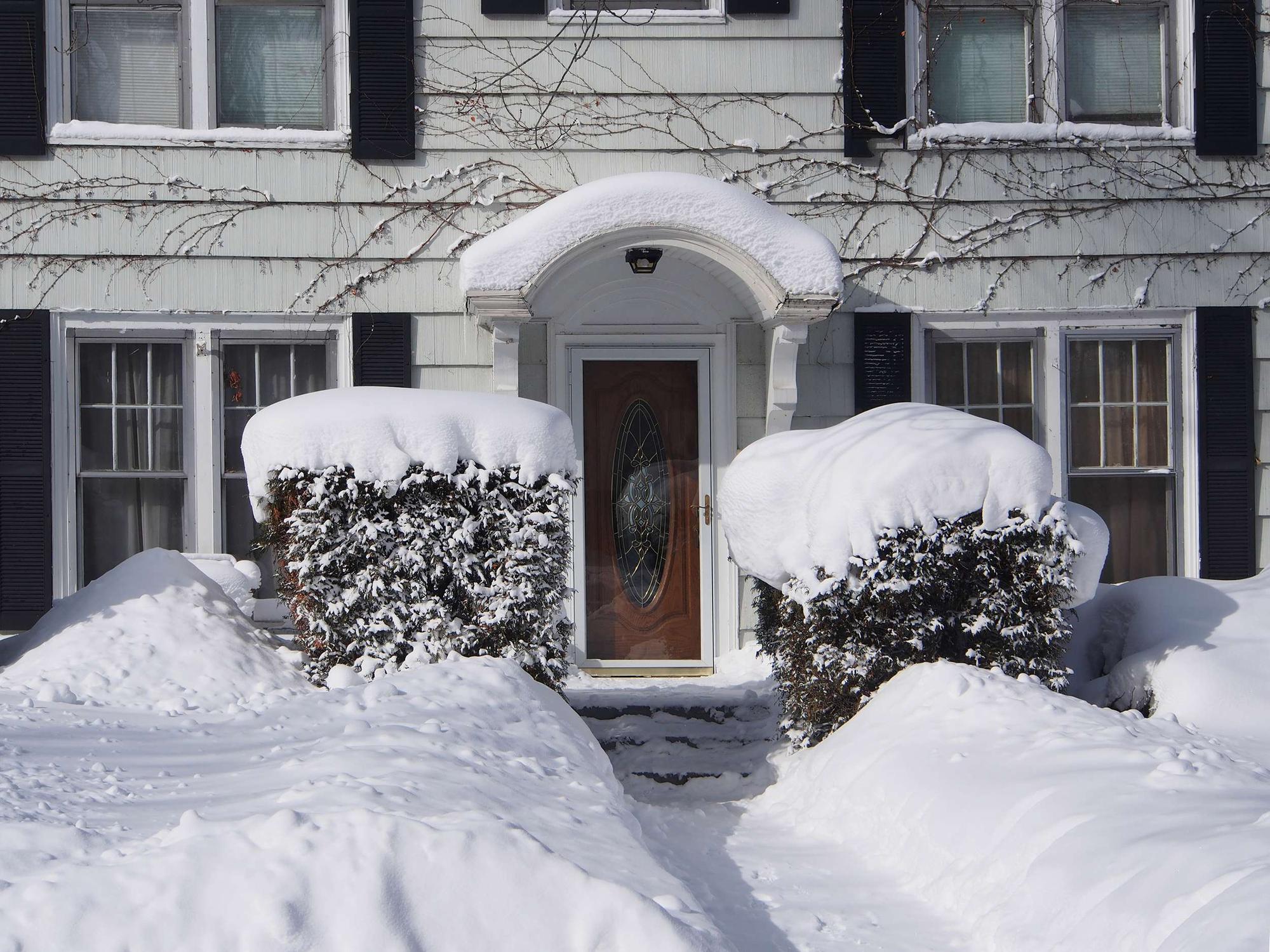 Improve your home’s energy efficiency this fall with these smart winterizing tips Image